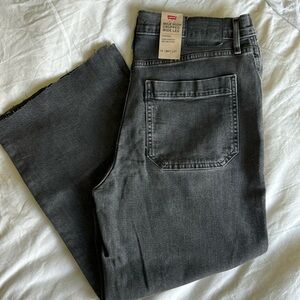 Levi’s | Mile High Cropped Wide Leg | Raw Hem | 31W, 27L)